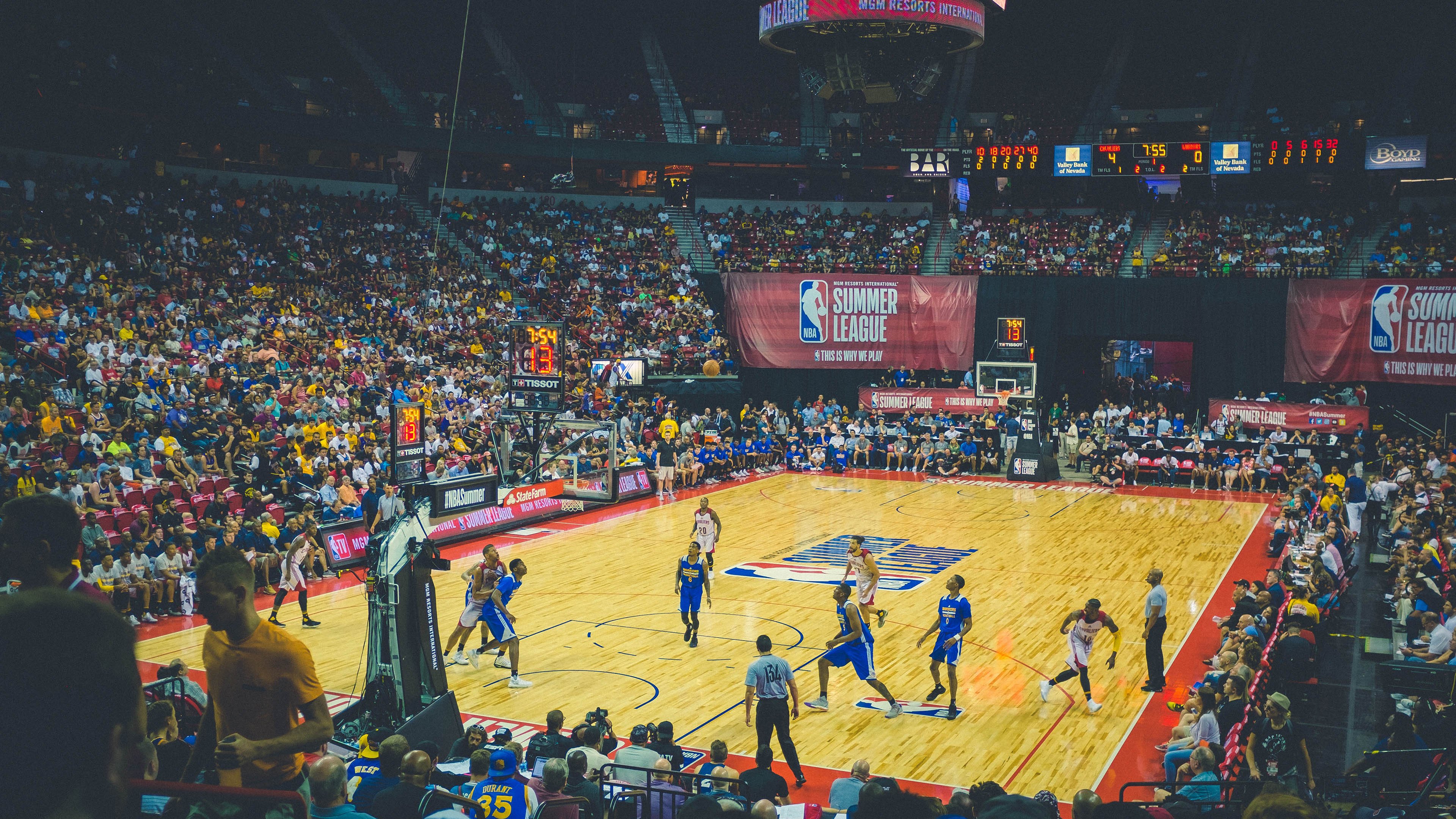 中学篮球课程加入技战术基础模块推动教学内容标准化，初中篮球教学中基础技术有哪些